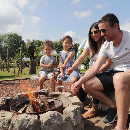Готель Leeds Castle Knights Glamping Екстер'єр фото