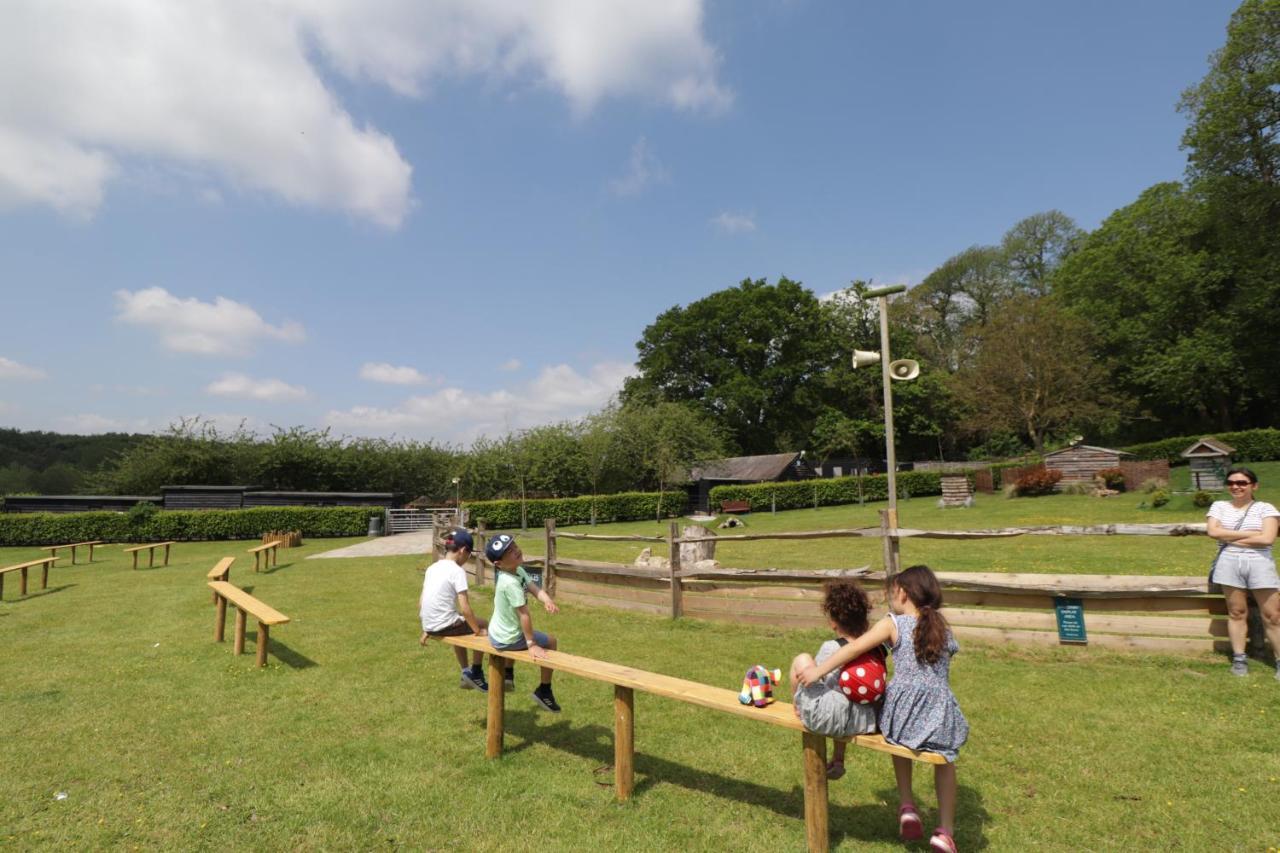 Готель Leeds Castle Knights Glamping Екстер'єр фото