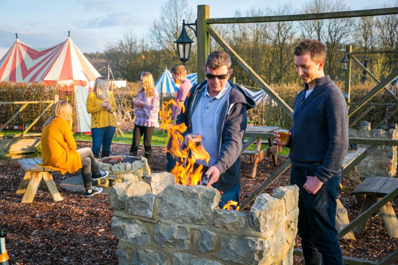 Готель Leeds Castle Knights Glamping Екстер'єр фото