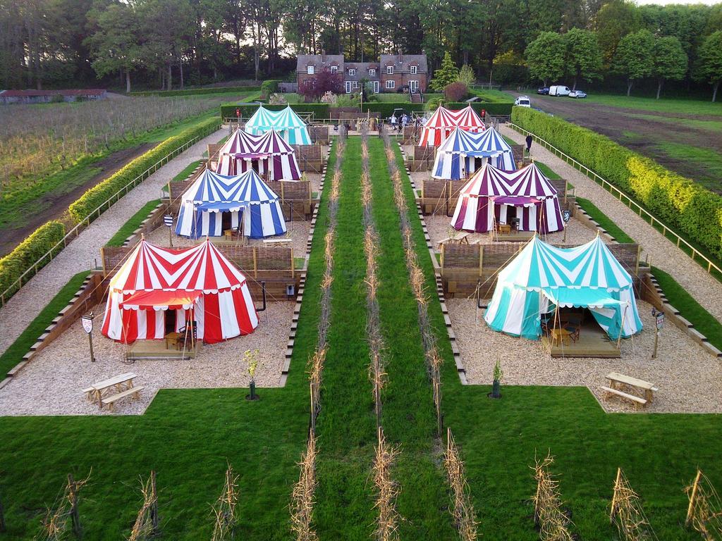 Готель Leeds Castle Knights Glamping Номер фото