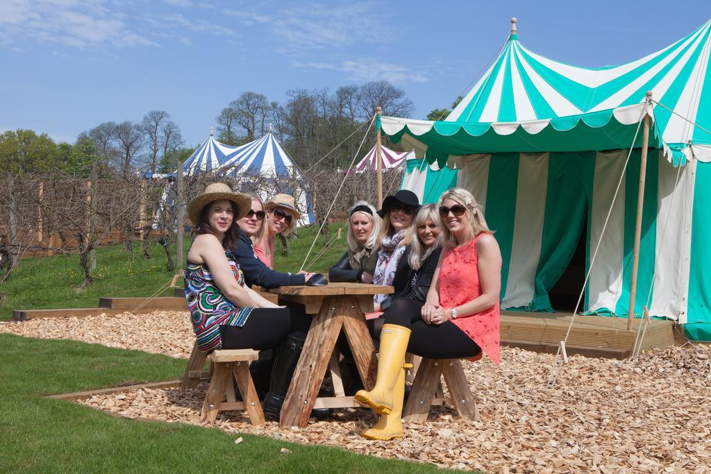 Готель Leeds Castle Knights Glamping Екстер'єр фото