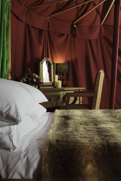 Готель Leeds Castle Knights Glamping Номер фото