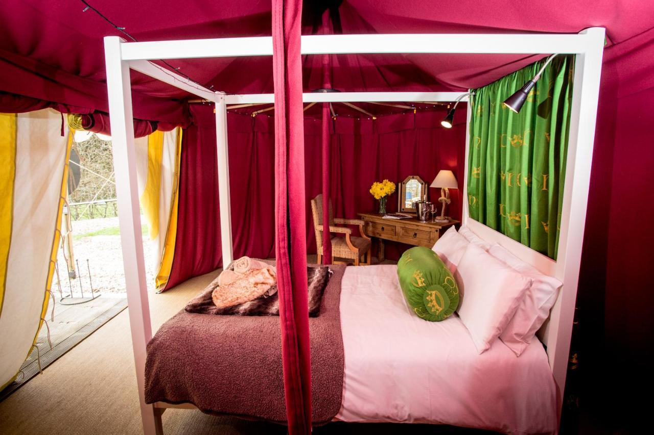 Готель Leeds Castle Knights Glamping Екстер'єр фото